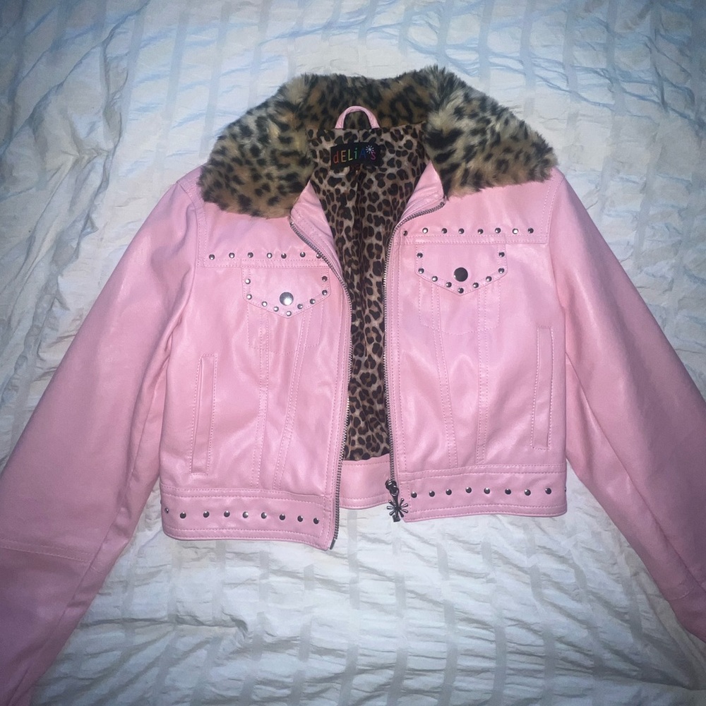 Pink pleather jacket with cheetah print fur!